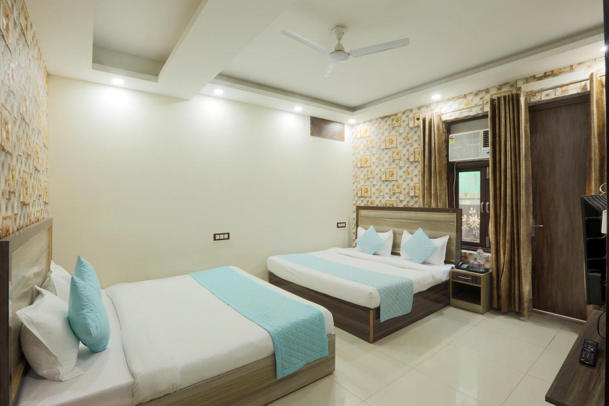 Roomsity Pride New Delhi