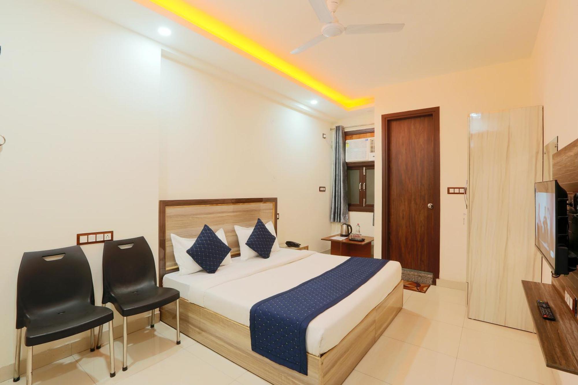 Roomsity Pride Hotel New Delhi