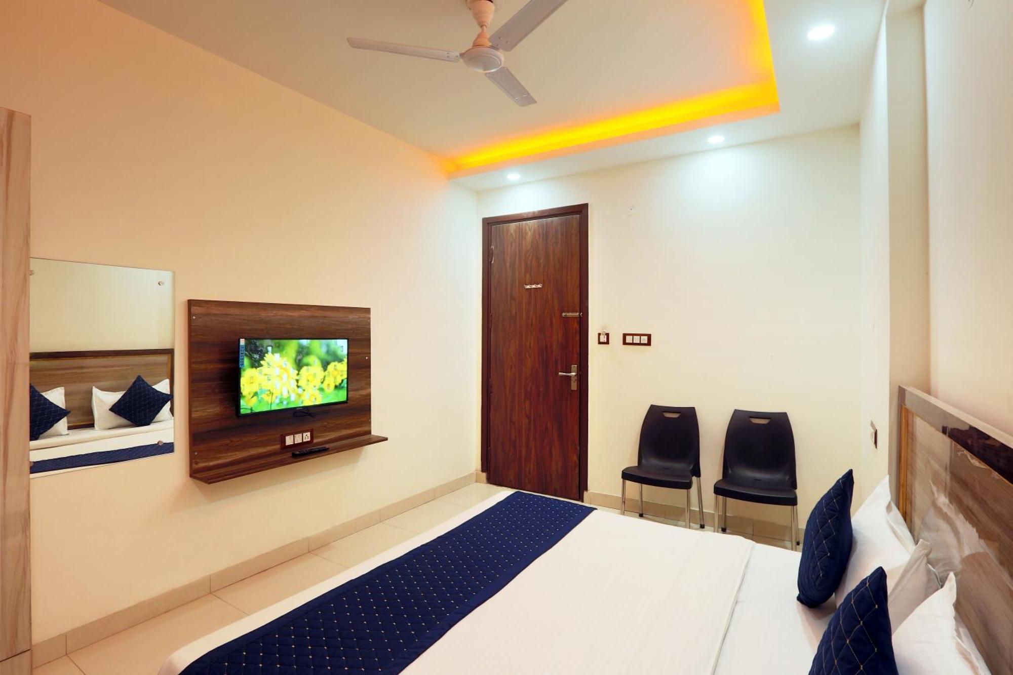 Roomsity Pride Hotel 3*