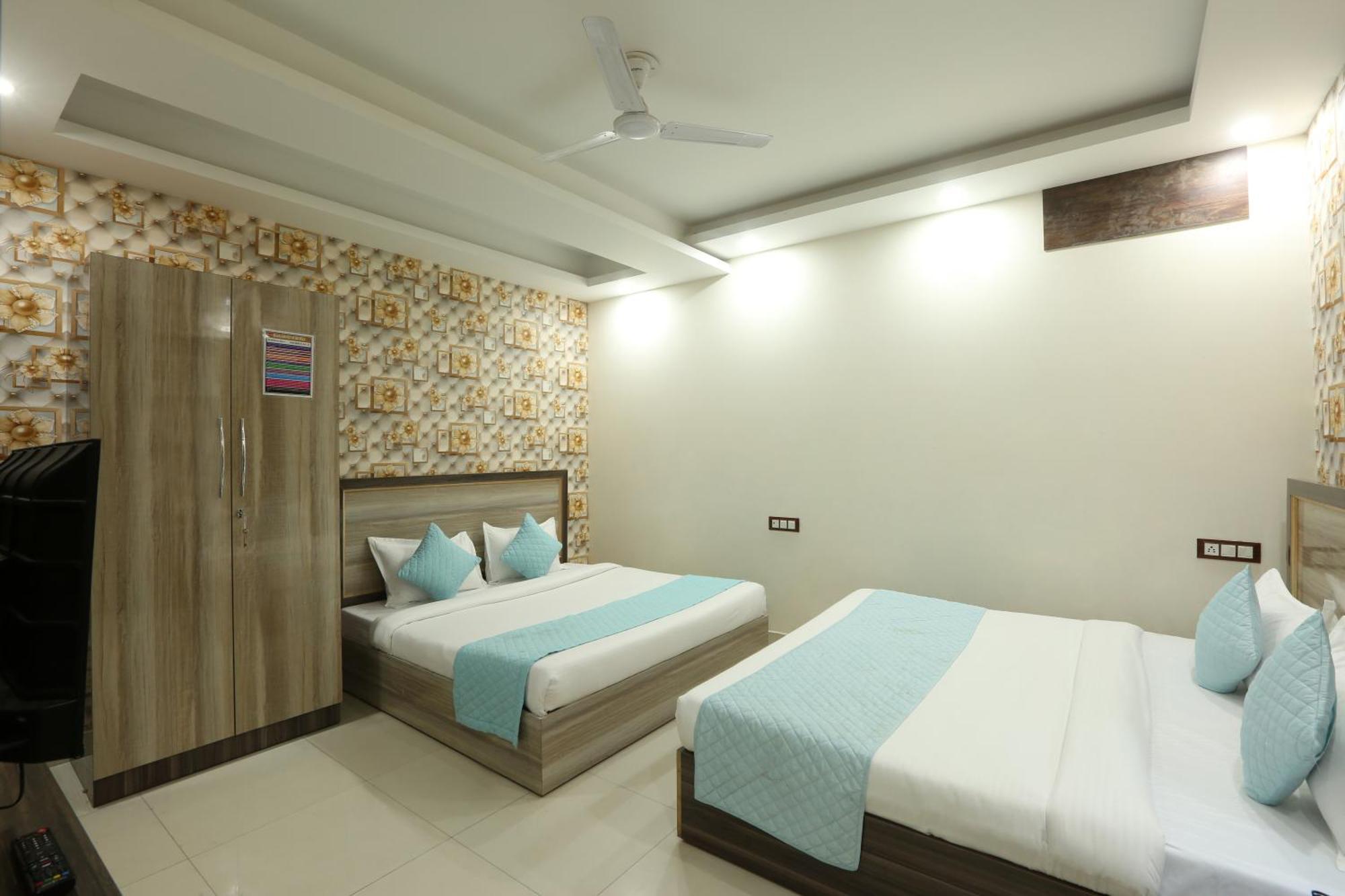 Roomsity Pride Hotel 3*