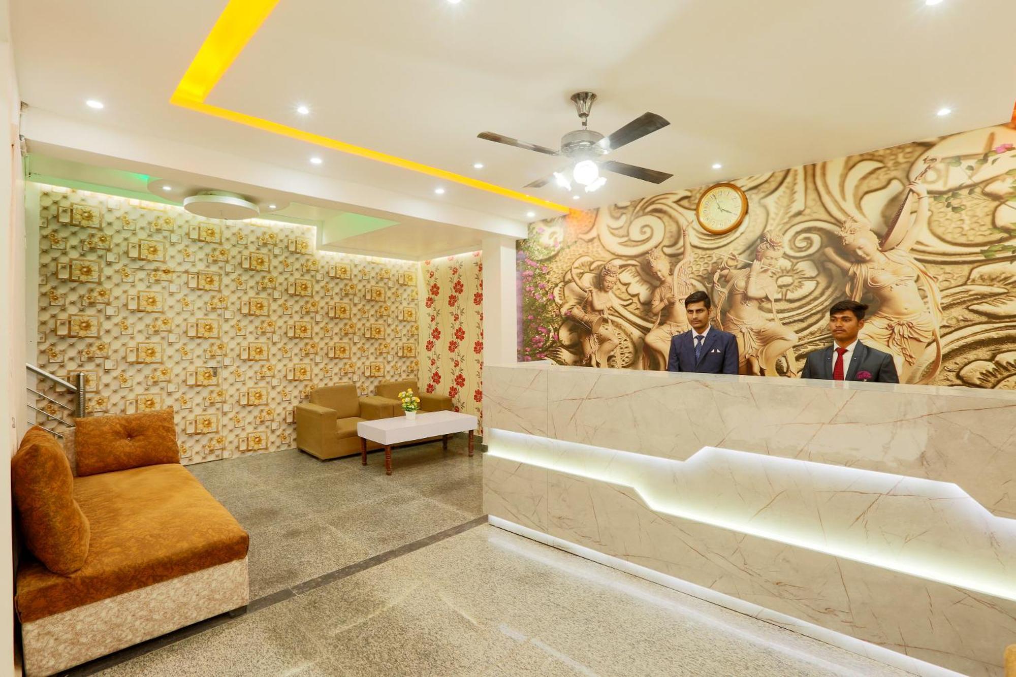 Roomsity Pride Hotel